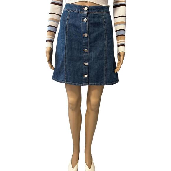 Stylish Denim A-Line Skirt with Button Detail - Picture 4 of 5